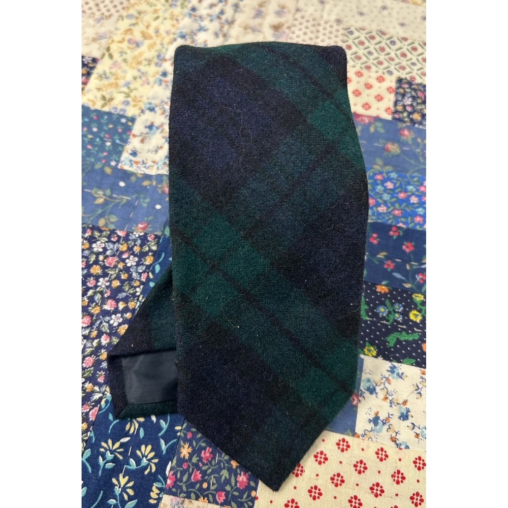 Vintage Pendelton 100% Virgin Wool Green Classic Tartan Plaid Tie 57" x 3"